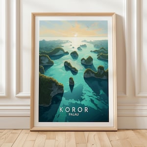 Pode incluir: Uma impressão artística emoldurada com uma vista panorâmica de Koror, Palau. A obra de arte retrata um oceano turquesa pontilhado por exuberantes ilhas verdes sob um céu de pôr do sol. As palavras "KOROR" e "PALAU" são impressas na parte inferior.