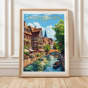 Stampa artistica del canale di Strasburgo, Francia, con case a graticcio e barche, poster panoramico di una città europea per la decorazione della casa, regalo romantico