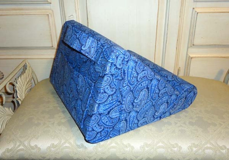 Upright Reading Stand / Book Pillow Stand / Padded Read Stand Etsy