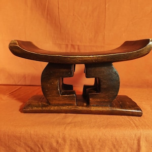 Royal Akan Stool – Traditional Ashanti Art | Libra & African Heritage | Hand-Carved Ghana Tribal Decor | Vintage Ethnic Gift