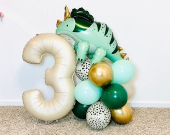 Dinosaur Balloon Tower Triceratops Balloon Dinosaur Party Dinosaur Balloons Rawr I'm 4 Triceratops Dinosaur Balloon Dinosaur Birthday