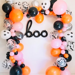 Halloween Balloon Garland, Pink Halloween, Halloween Baby Shower, Boo Im Two, Spooky One, Two Spooky, Halloween Birthday, Boo day, Hey Boo