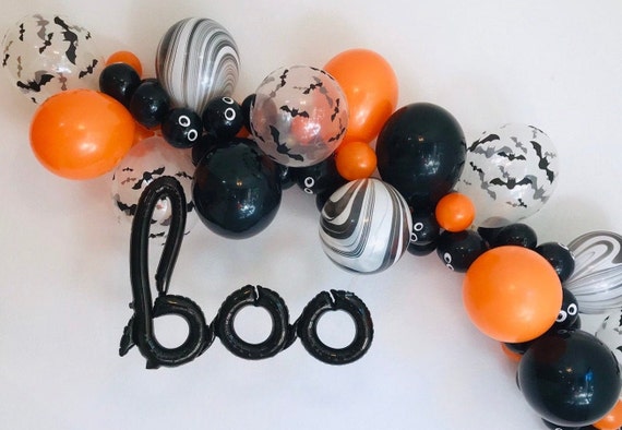Halloween Balloon Garland, Halloween Latex Balloons, Halloween Balloons, Halloween Kid Parties, Halloween Balloon Arch, Bat Balloons, Bats Il_570xn