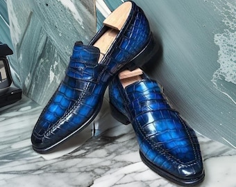 Mocassini in pelle con texture coccodrillo fatti a mano, scarpe eleganti