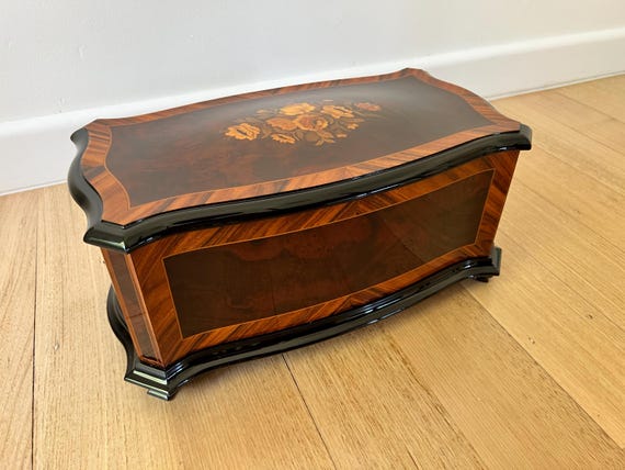 Reuge Dolce Vita Music Box – Interchangeable 72 Lames 15 Airs