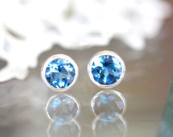 London Blue Topaz Sterling Silver Ear Studs, No Nickel / Nickel Free Studs, Birthstone, Gemstone Earrings, Argentium - Fait sur mesure pour vous