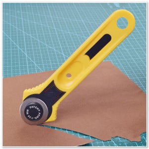 1 x 28mm rotary cutter trimmer
