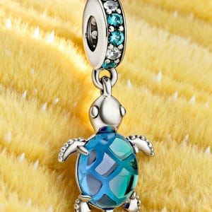 Ciondolo Tartaruga Hawaiiana In Argento 925 Placcato Oro Rosa E Ceramica Bianca - Goccia