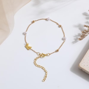 Personalized Pearl Initial Bracelet: Dainty Custom Name Charm