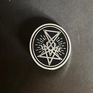 Satanischer Renaissance Emaille-Pin