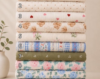 Blommigt muslintyg, krusat dubbelt gasvävt bomullstyg, mjukt muslin i metervara, andningsbart klädtextil, sömnadsmaterial