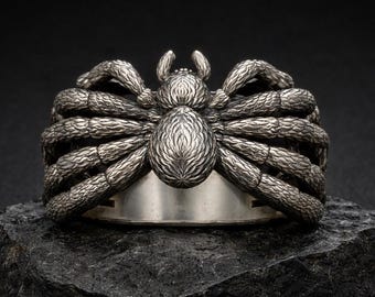 Anillo de araña de plata esterlina hecho a mano, joyería artesanal para diseño unisex.