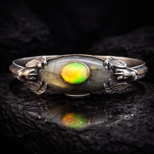Pulsera Pegaso hecha a mano en plata de ley: Piedra preciosa de ópalo natural