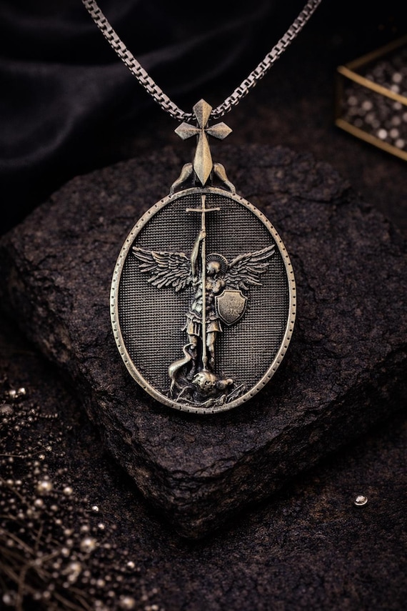 服/ファッション Archangel Michael Sterling Silver Pendant Sterling Silver Archangel Michael Pendant, Christian Valentines