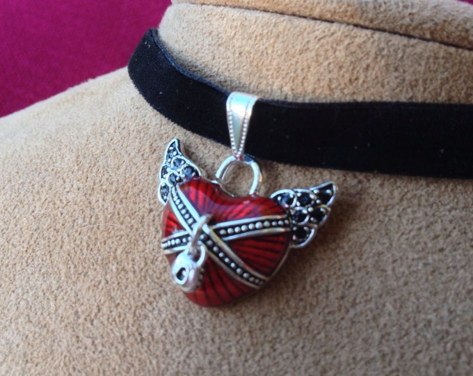 Red Heart in Chains on Black Velvet Choker