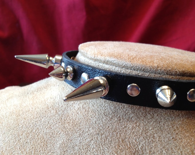 Skinny Bondage Collar with Large and Small Spikes