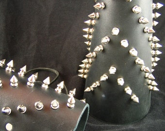 Spiked Leather Arm Guard, Punk Bracer, Goth Gauntlet, Heavy Metal Ren Faire LARP Armor, 1/2” Spikes, Custom Size