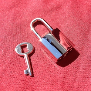 Small Nickel-Plated Square  Working Padlock