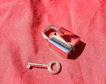 Large Nickel-Plated Square  Working Padlock