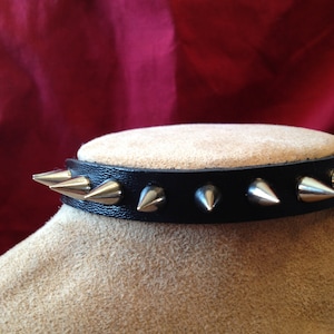 Spike Leather Collar - so many spikes!