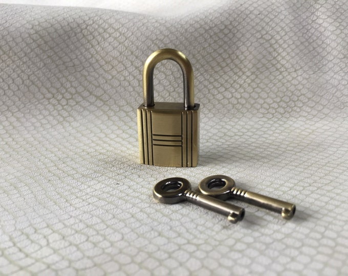 Large Antique Gold Colored Grooved Square  Working Padlock