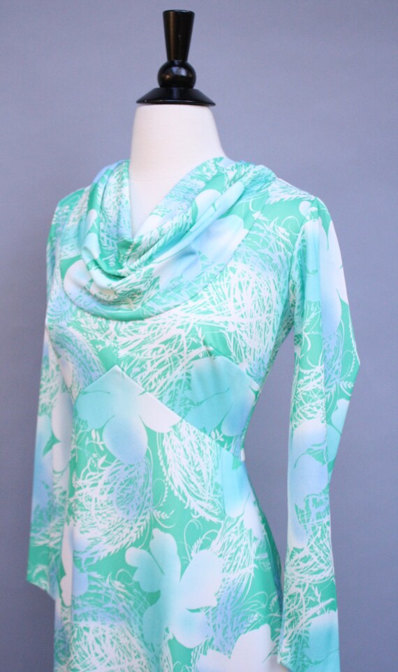 vintage 60s Pale Blue and Green Floral Grass Silh… - image 4