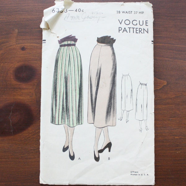 Vogue 6333 Vintage Pattern, c.1948, Misses Womens Size Waist 28, Easy 40s Straight Pencil Skirt