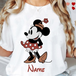 パーソナライズされたディズニークラシックミニーマウスポーズシャツ、ディズニーホリデーバケーションTシャツ、ミニーマウススウェットシャツ、女の子への誕生日プレゼントのアイデア