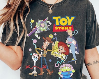 Camiseta retro de los 90 con personajes de Toy Story de Pixar, camiseta de Woody y Buzz Lightyear, "Tienes un amigo en mí", viaje familiar a Disneyland 2025