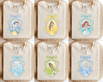 Camiseta de princesa Disney con colores retro y cómodos, camiseta de princesa Disney con coqueteo, viaje de chicas Disney a Disneyland (2025), Reino Mágico