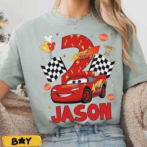 Camiseta personalizada de cumpleaños de Rayo McQueen, viaje familiar a Disneyland 2026, atuendo de cumpleaños de Disney para niño, camiseta personalizada con nombre y edad con temática de Cars imagen 5