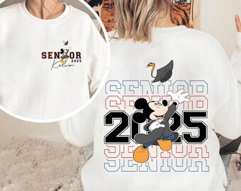 Disney Senior 2025 Mickey T-shirt, Anpassad examen T-shirt, Mickey examen 2025 T-shirt, Senior examen T-shirt, Disney familj examen T-shirt