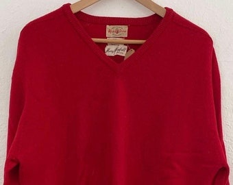 1950s 1960s Red Wool V Neck Alan Paine Made in England Men’s Pullover Sweater