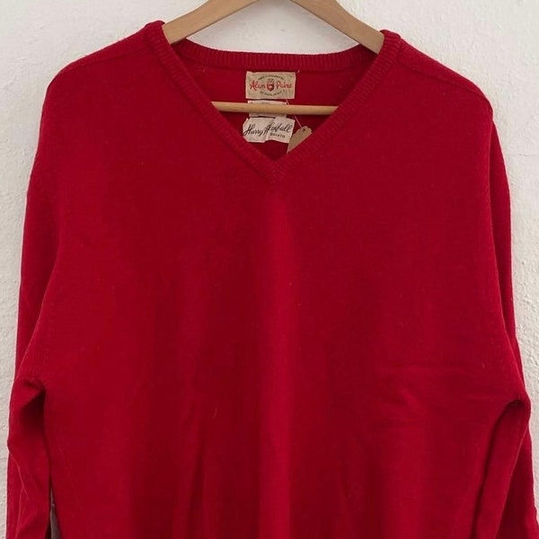 1950s 1960s Red Wool V Neck Alan Paine Made in England Men’s Pullover Sweater