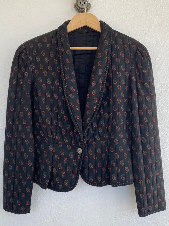 1970s 1980s Black and Red Paisley Print Quilted Sh