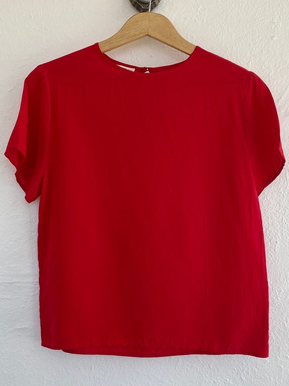 1980s 1990s Cherry Red Silk Short Sleeve Crewneck 