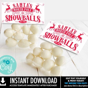 Pode incluir: Etiquetas de presente imprim&iacute;veis com texto vermelho que diz "Santa's North Pole Snowballs 100% Pure" em um fundo branco. As etiquetas est&atilde;o ao lado de uma bolsa de bolas de neve de chocolate branco.