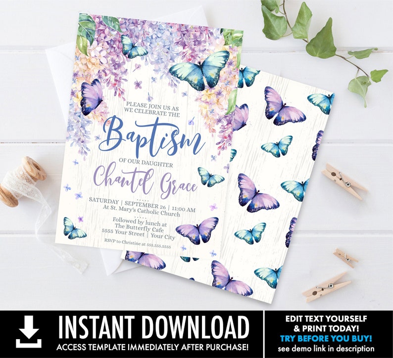 Puede incluir: Invitaci&oacute;n de bautizo con mariposas de acuarela en tonos azules y morados, con detalles florales. La invitaci&oacute;n incluye el texto "Bautizo de nuestra hija Chantel Grace" y los detalles del evento. Un patr&oacute;n de mariposas a juego es visible en la parte posterior.