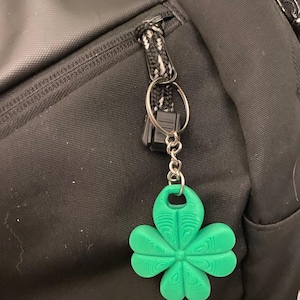 Lucky Four Leaf Clover Keychain/Magnet