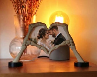 Skeleton Heart Hands Photo Frame – 3D Printed Gothic Decor – Base or Freestanding Option - Halloween or Valentines Gift - Home Decoration