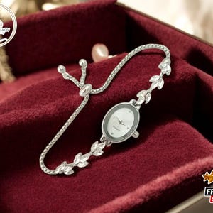 Silver-Plated Oval Bracelet Watch | Stylish Women's Wristwatch Jewelry | Elegant Vintage Timepiece | Versatile All-Occasion Accessory