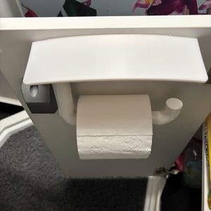 Toilet paper cover for the VW Grand California – splash guard in the bathroom cabinet