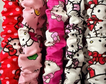 Cordón para el cuello con diseño de Hello Kitty y los Ositos Cariñositos: Portatarjetas de identificación, Artículos esenciales para el día a día