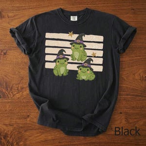 Camiseta Comfort Colors de rana de Halloween, camiseta vintage de rana espeluznante, camiseta linda de rana bruja, camiseta retro de otoño para Halloween, regalo de otoño estilo cottagecore