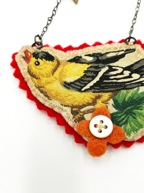 Vintage 1990s Fabric Oriole Charm Necklace - image 4