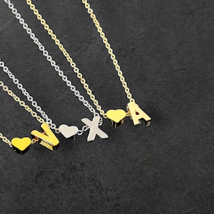 Colar personalizado com inicial de coração delicado - Gargantilha de letras personalizadas em ouro ou prata - Presente moderno para mulheres