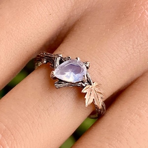 Handgemaakte unieke zilveren ring met maansteentakontwerp, ring van takje en esdoornblad, op de natuur geïnspireerde verlovingsring, maansteendamesring