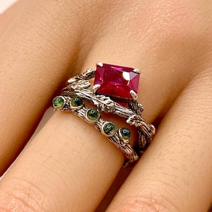 Tree bark oak leaf S925 silver wedding ring with ruby: handmade, vintage oxidation effect, engagement, promise ring, ring for mom