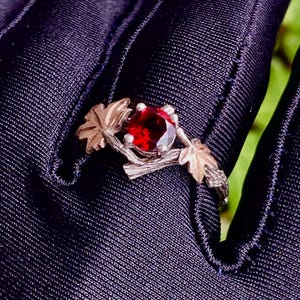 S925 Sterling Silber Granat Ring, Vintage Ast und Ahornblatt Ring, Zweig Ring mit Granat, Rindenring handgeschnitzt, Statement Ring