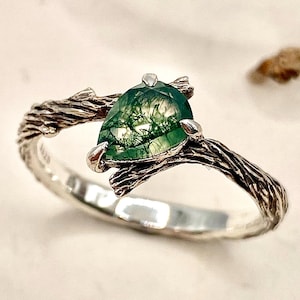 Sterling silver natural moss agate twig wedding ring, simple branch-entwined ring, hand-carved tree bark band, vintage engagement ring